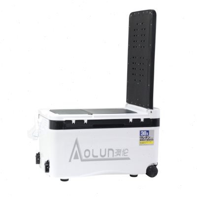 The new multi-purpose fishing tank, invisible, four-point-lifter fishing gear box on the back